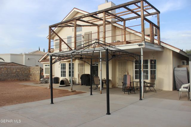 2021 SUN COUNTRY Drive, El Paso, TX 79938