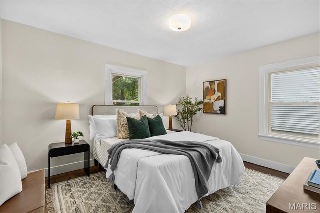 924 N Benton Avenue, St Charles, MO 63301