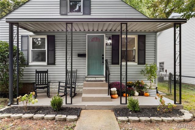 924 N Benton Avenue, St Charles, MO 63301