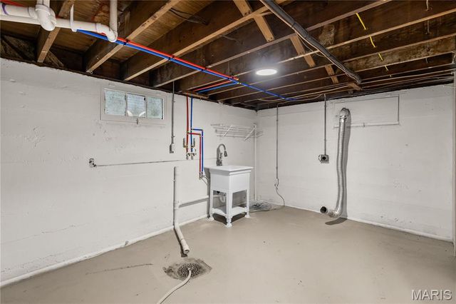 924 N Benton Avenue, St Charles, MO 63301