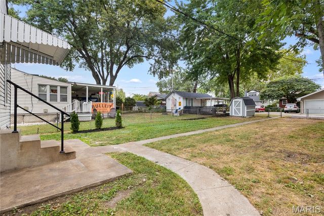 924 N Benton Avenue, St Charles, MO 63301