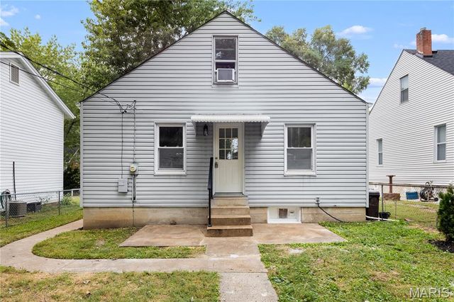 924 N Benton Avenue, St Charles, MO 63301