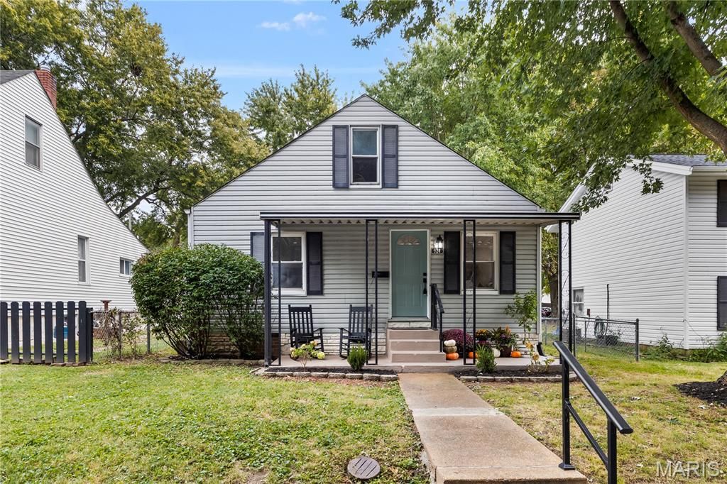 924 N Benton Avenue, St Charles, MO 63301