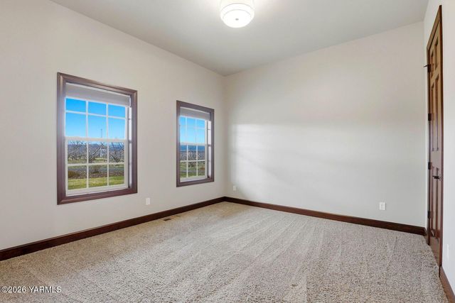 13057 Church Rd, Yakima, WA 98903