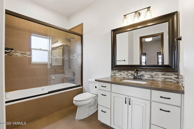 13057 Church Rd, Yakima, WA 98903