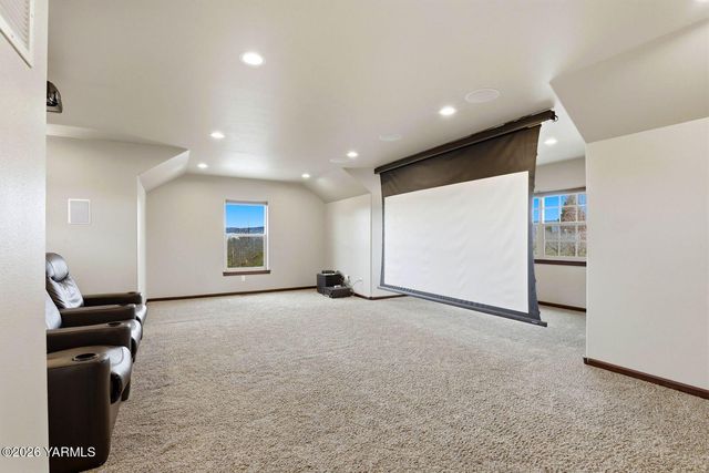 13057 Church Rd, Yakima, WA 98903