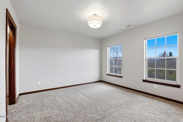 13057 Church Rd, Yakima, WA 98903