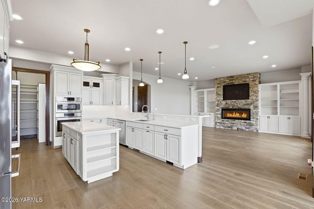 13057 Church Rd, Yakima, WA 98903