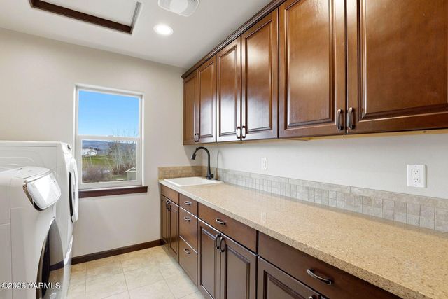 13057 Church Rd, Yakima, WA 98903