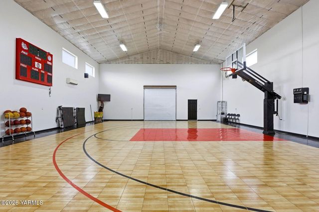 13057 Church Rd, Yakima, WA 98903