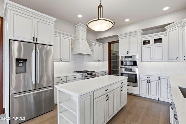 13057 Church Rd, Yakima, WA 98903