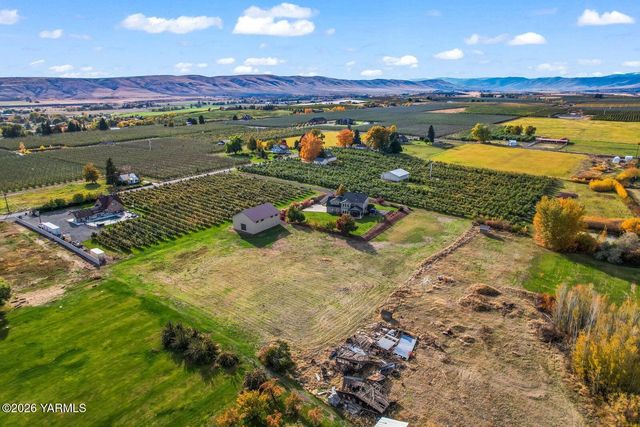 13057 Church Rd, Yakima, WA 98903