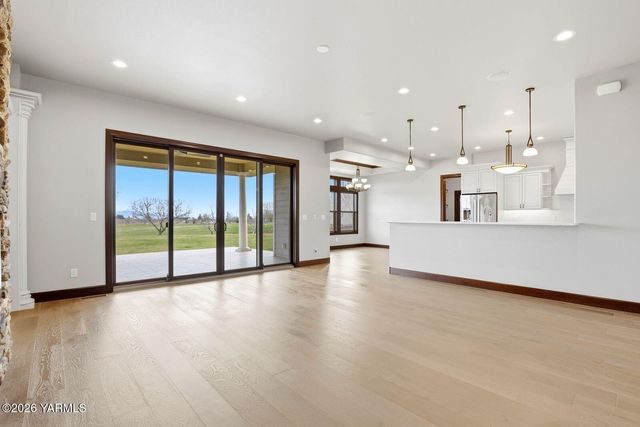 13057 Church Rd, Yakima, WA 98903