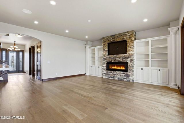 13057 Church Rd, Yakima, WA 98903