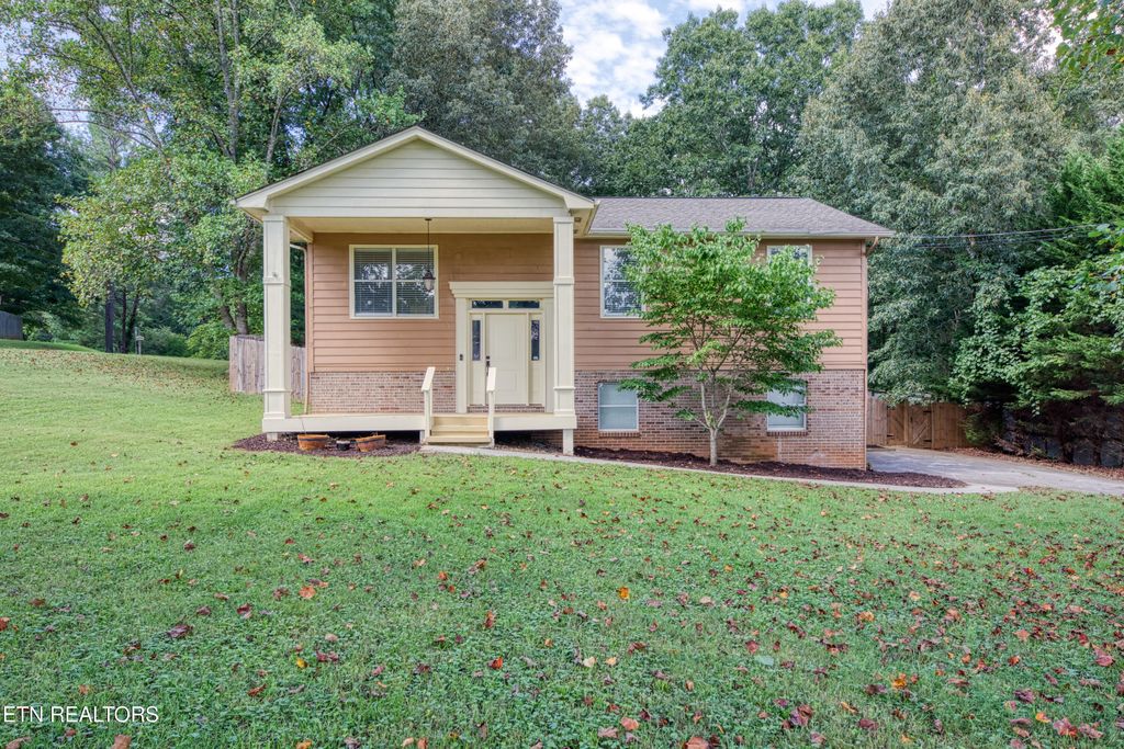 6061 Huffs Ferry Rd, Loudon, TN 37774