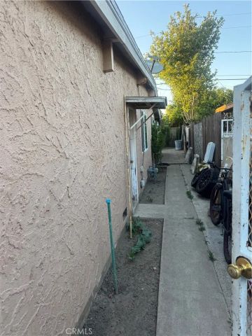 1745 Raymar, Santa Ana, CA 92703