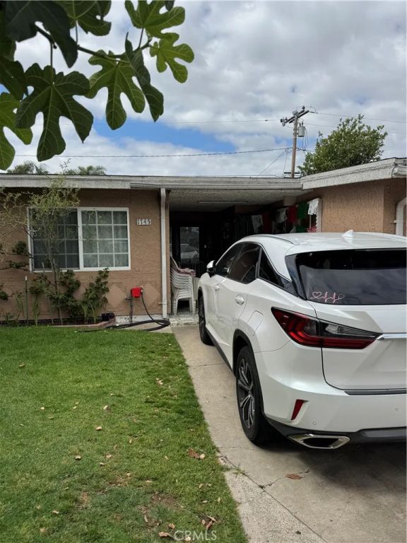 1745 Raymar, Santa Ana, CA 92703