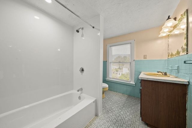 18 Shillaber Street, Salem, MA 01970
