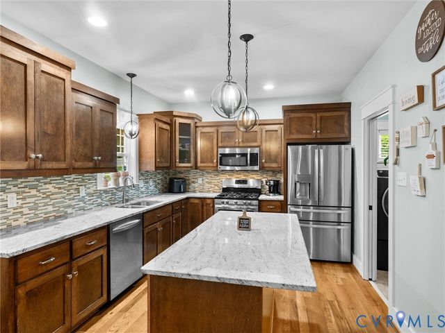 12301 Point Landing Ct, Midlothian, VA 23112