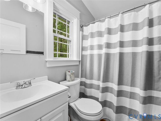 12301 Point Landing Ct, Midlothian, VA 23112