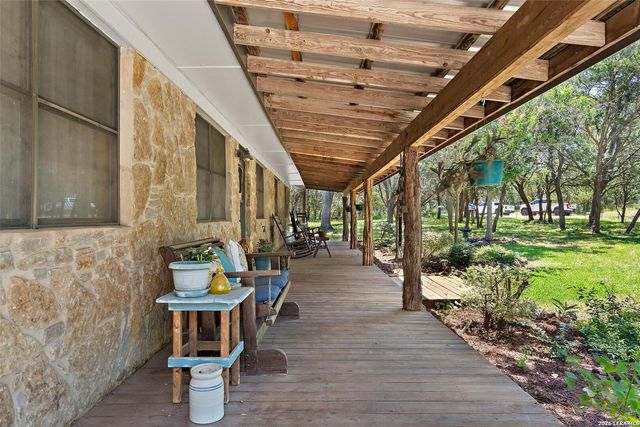 491 LONE OAK RD, New Braunfels, TX 78132
