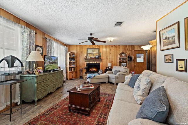 491 LONE OAK RD, New Braunfels, TX 78132