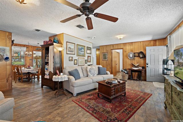 491 LONE OAK RD, New Braunfels, TX 78132
