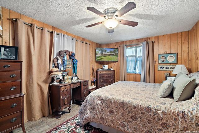 491 LONE OAK RD, New Braunfels, TX 78132