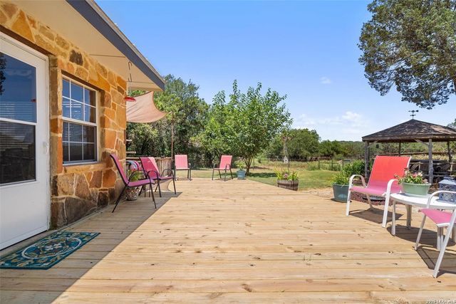 491 LONE OAK RD, New Braunfels, TX 78132