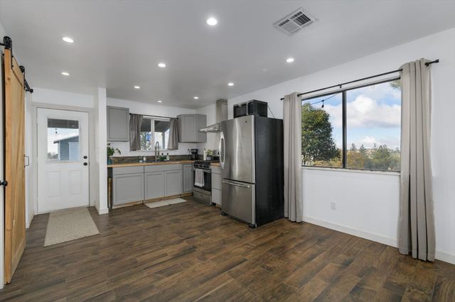 12000 Twin Pines Rd, Sutter Creek, CA 95685