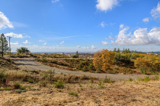 12000 Twin Pines Rd, Sutter Creek, CA 95685