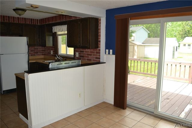 92 Lindhurst Drive, Lockport City, NY 14094