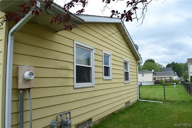 92 Lindhurst Drive, Lockport City, NY 14094