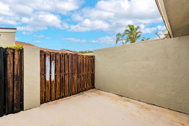 161 Meadows Drive 161, Boynton Beach, FL 33436