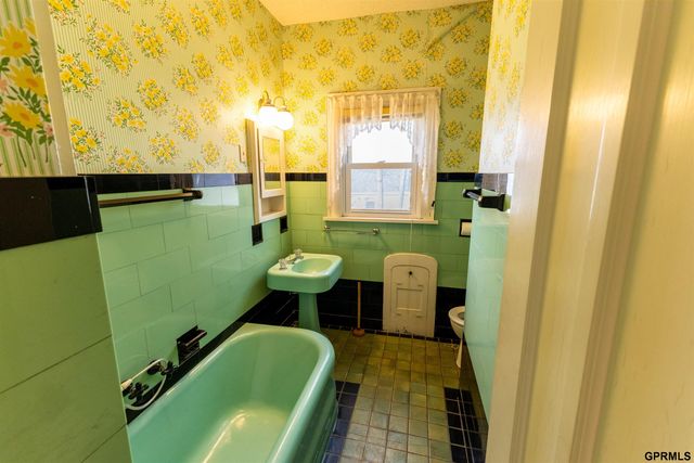 1210 1st Avenue, Nebraska City, NE 68410