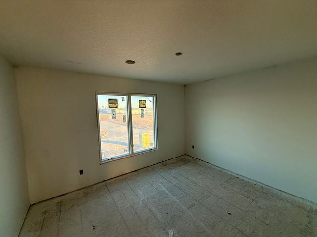 6414 Pelican Street, Bettendorf, IA 52722