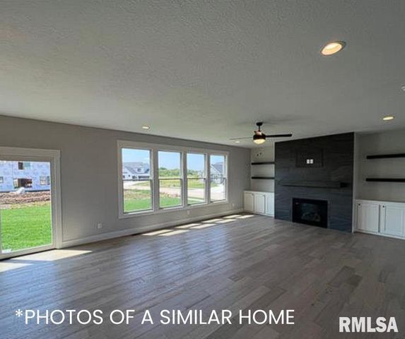 6414 Pelican Street, Bettendorf, IA 52722