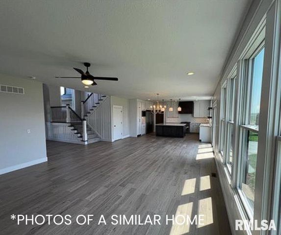 6414 Pelican Street, Bettendorf, IA 52722