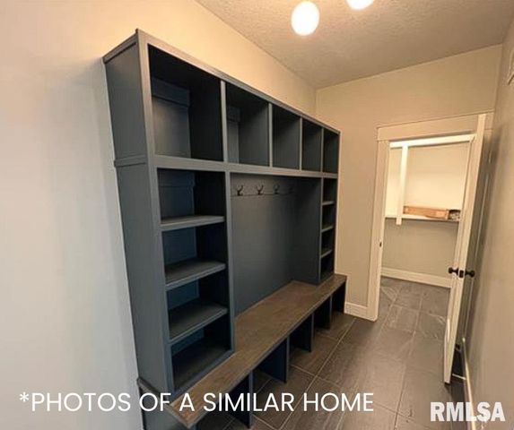 6414 Pelican Street, Bettendorf, IA 52722