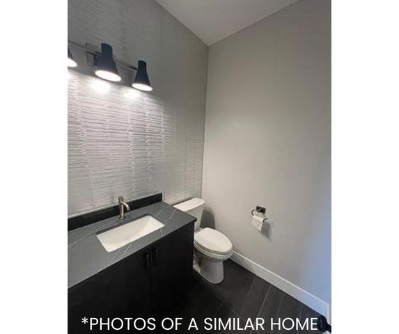 6414 Pelican Street, Bettendorf, IA 52722