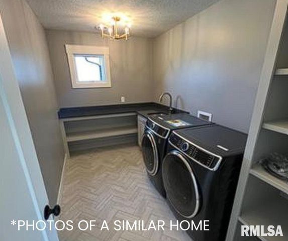 6414 Pelican Street, Bettendorf, IA 52722