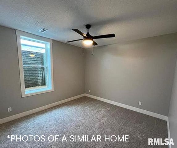 6414 Pelican Street, Bettendorf, IA 52722