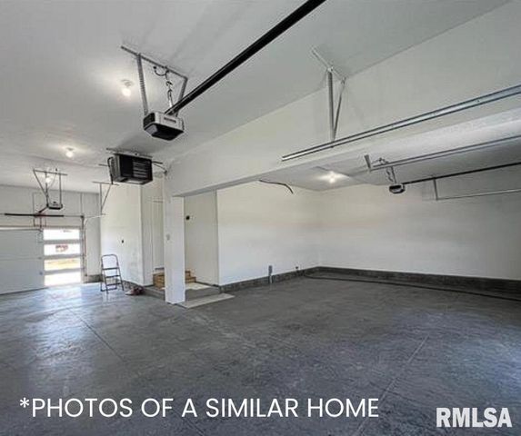 6414 Pelican Street, Bettendorf, IA 52722