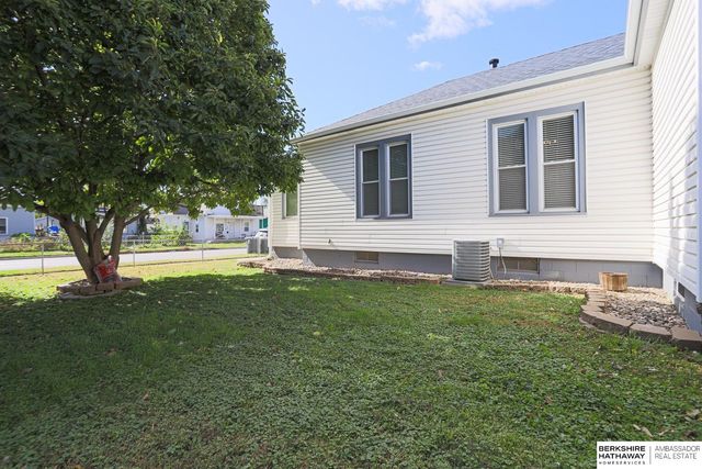 2006 5th Avenue, Council Bluffs, IA 51501