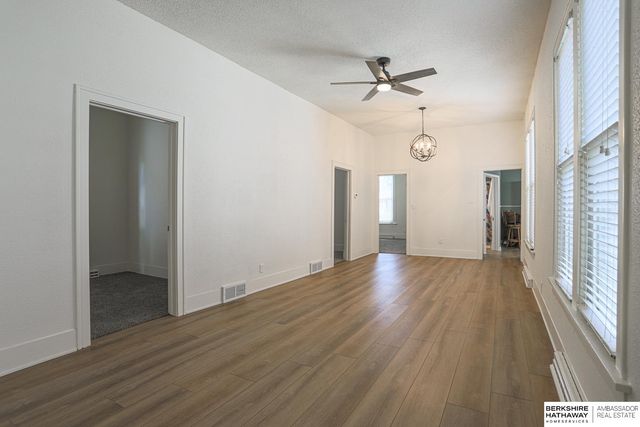 2006 5th Avenue, Council Bluffs, IA 51501