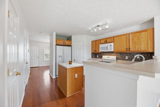 3297 Harpeth Springs Dr, Nashville, TN 37221