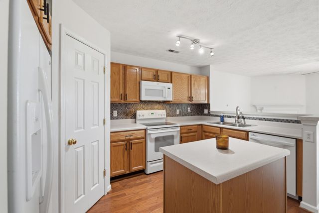 3297 Harpeth Springs Dr, Nashville, TN 37221