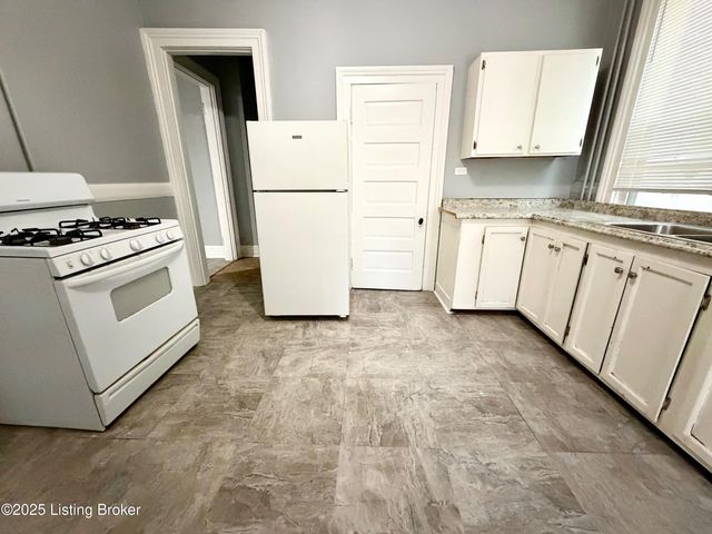 3755 Southern Pkwy 1, Louisville, KY 40214