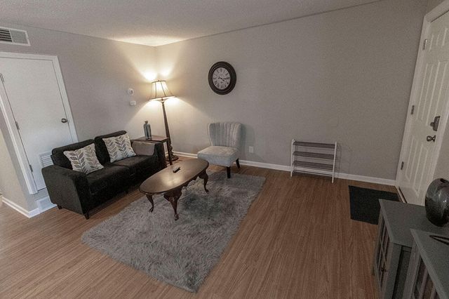 105 N GARTH AVE 49, Columbia, MO 65203