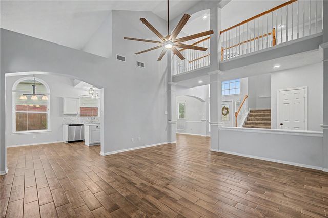 10913 Sycamore Drive N, La Porte, TX 77571